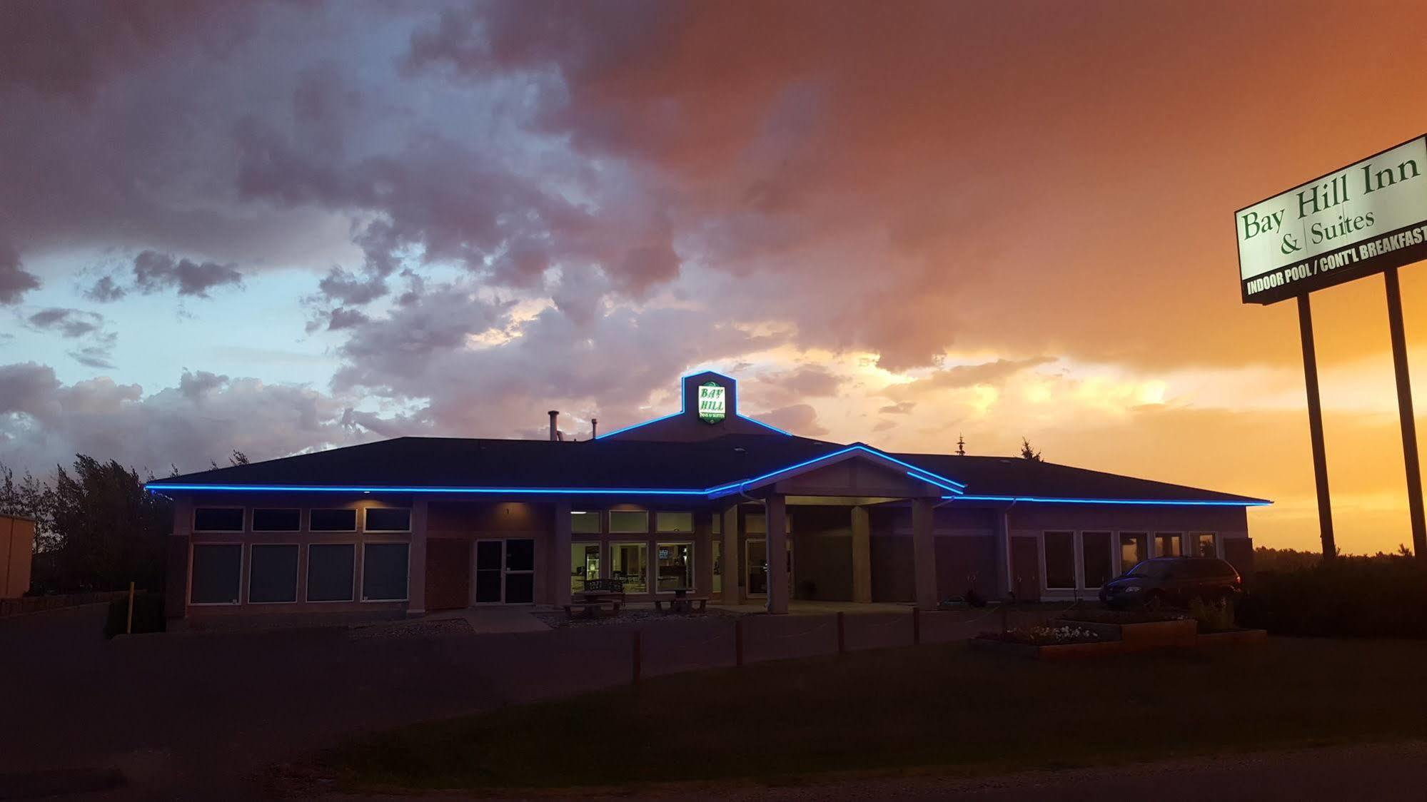 Bay Hill Inns & Suites Neepawa Exterior foto